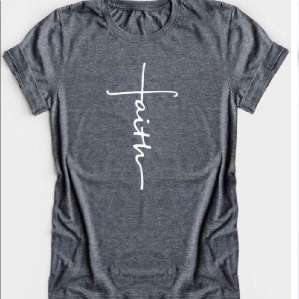 🎉HP🎉Faith Short Sleeve T-Shirt